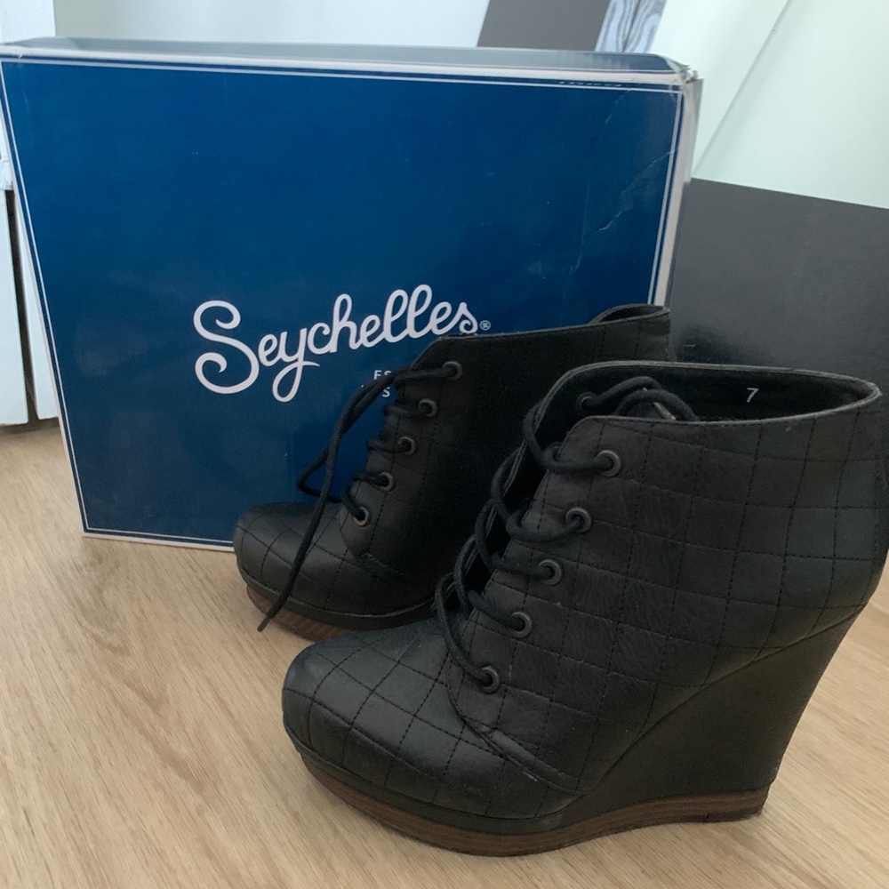 Seychelles boots